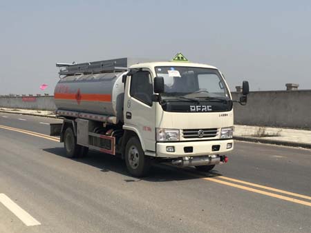 東風(fēng)多利卡4噸柴油油罐車(chē)