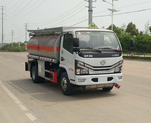 專威牌HTW5075GJYEQ6型加油車